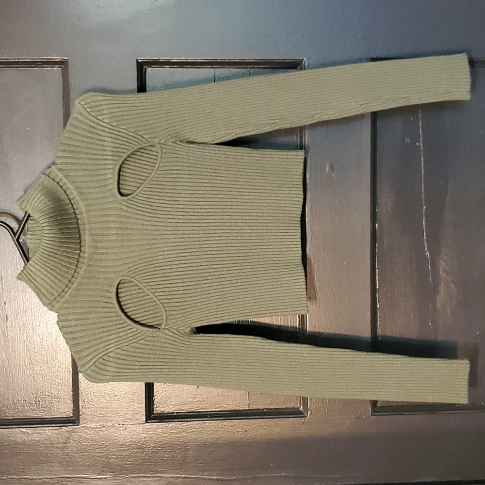 Key Hole Crop Sweater